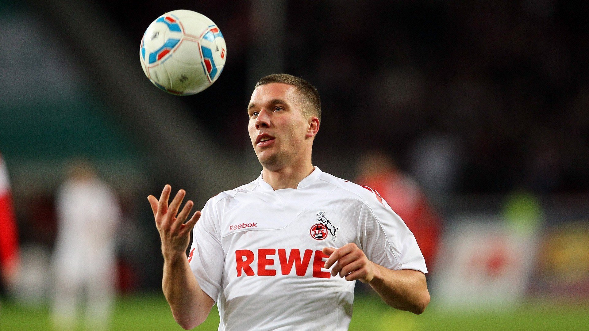 拜仁慕尼黑持续高歌猛进，德甲领跑无悬念