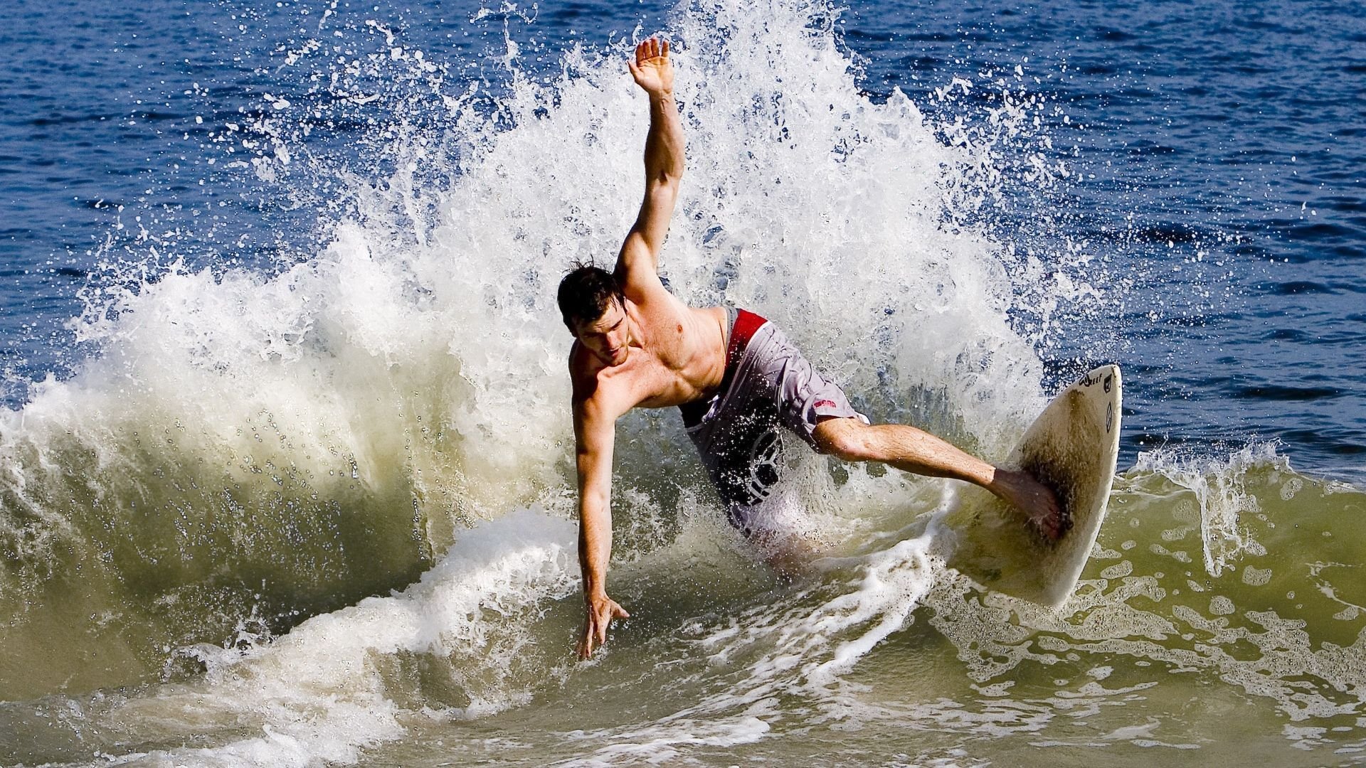 勇士后场组合配合训练展现高效率转换进攻,勇士队合练